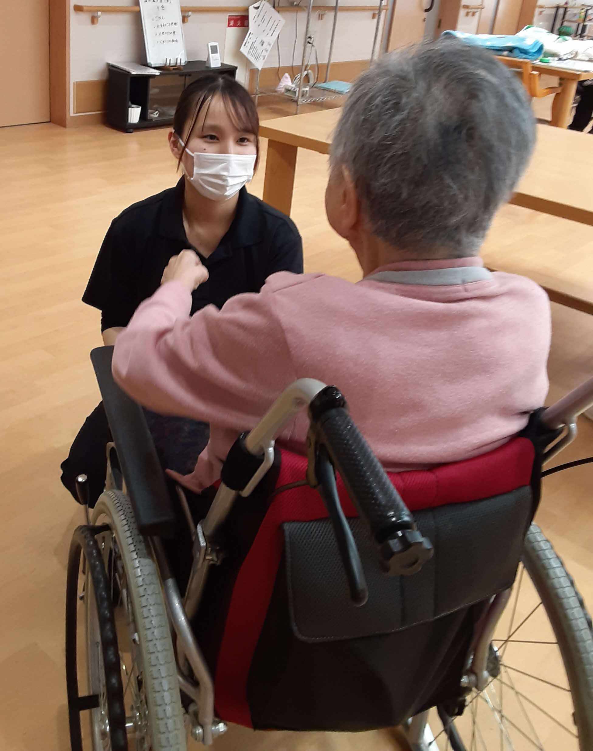 介護職員　水谷麻希さんの写真